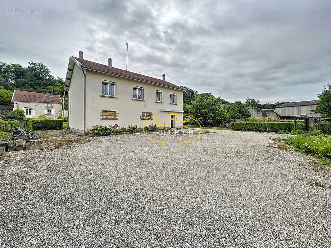 Maison à BIENCOURT-SUR-ORGE