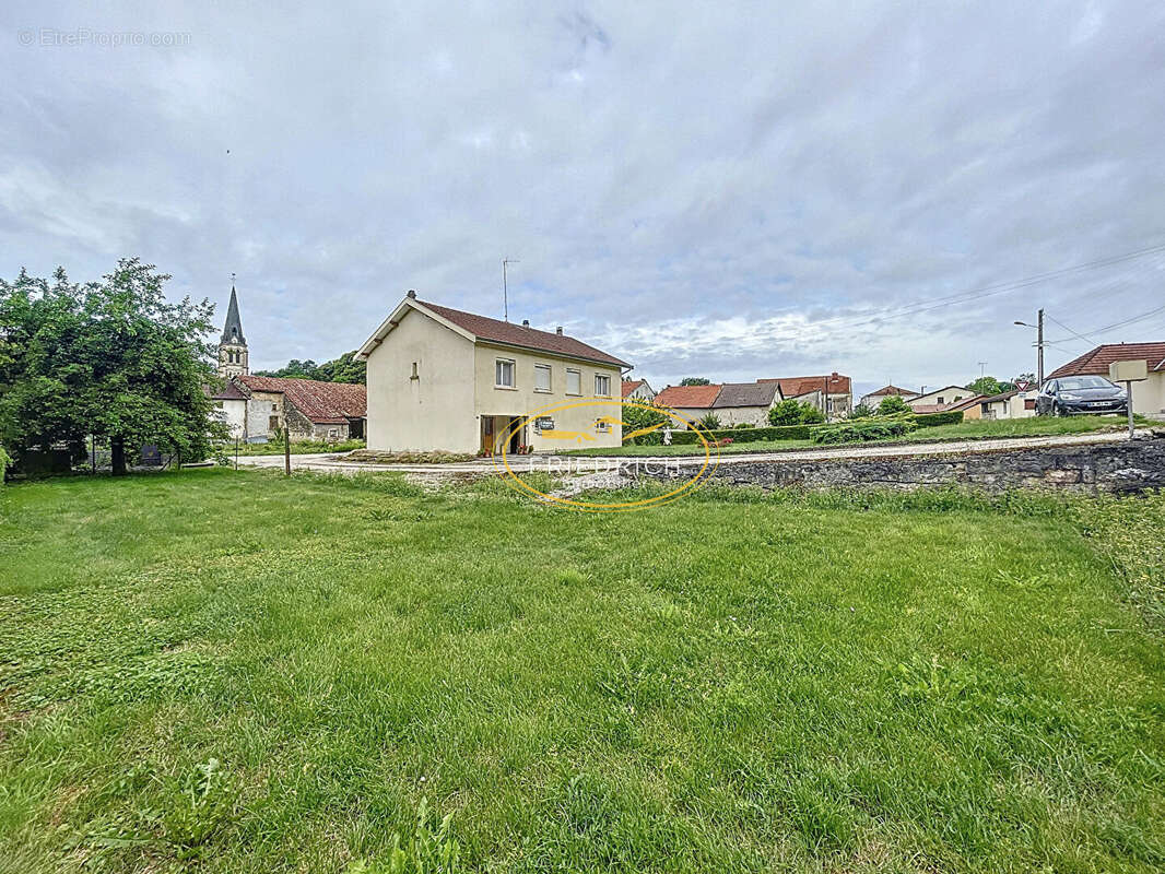 Maison à BIENCOURT-SUR-ORGE