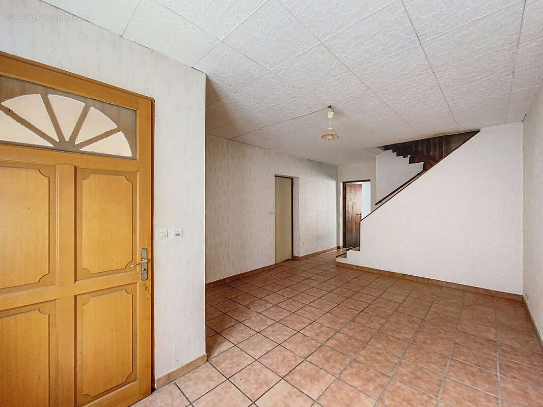 Maison à GIRAUVOISIN