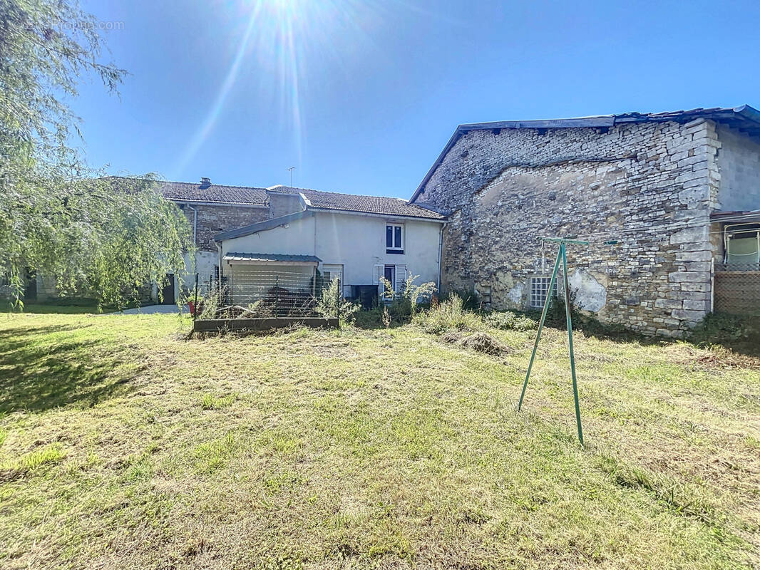 Maison à HEVILLIERS