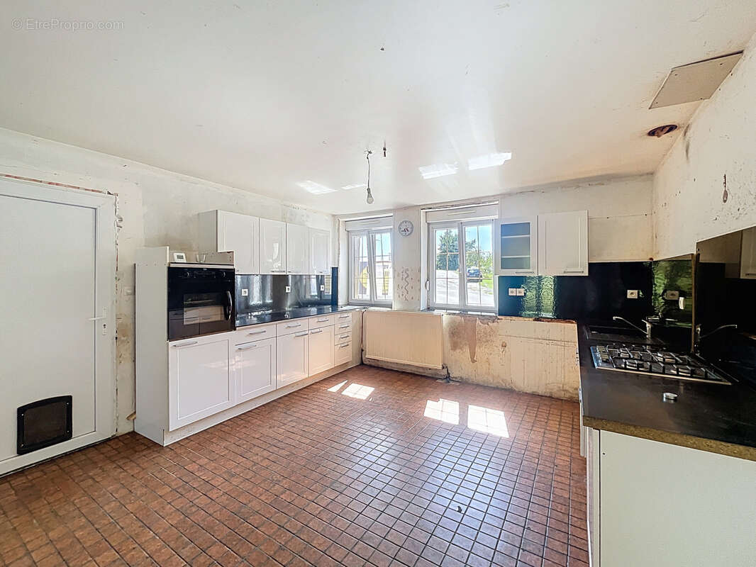 Maison à HEVILLIERS