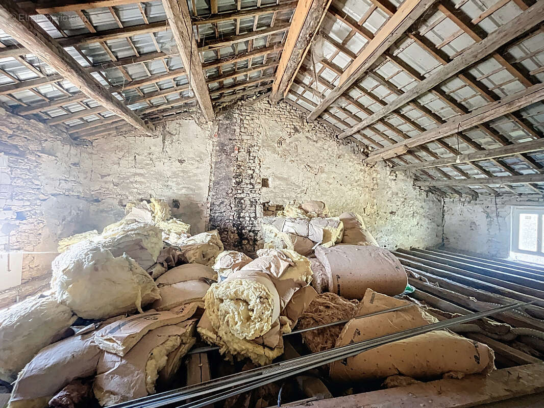 Maison à HEVILLIERS