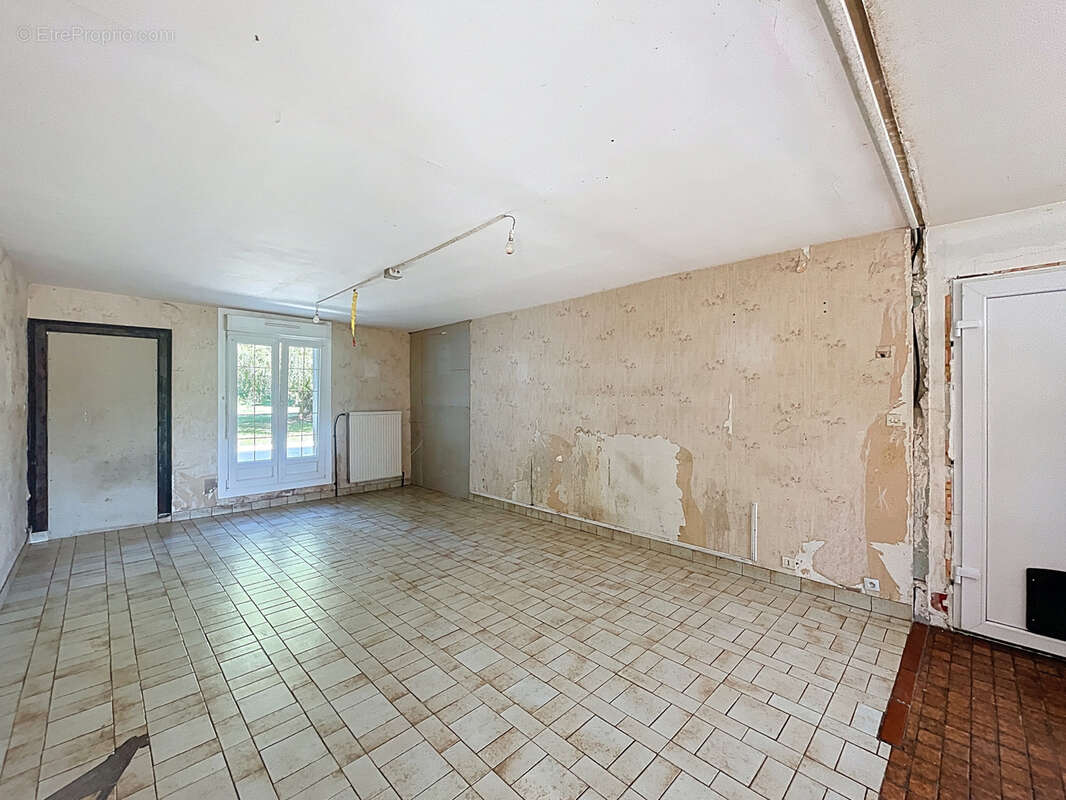 Maison à HEVILLIERS