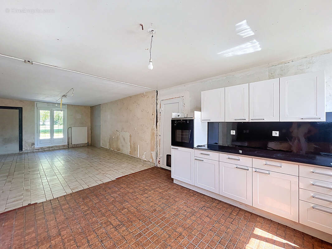 Maison à HEVILLIERS