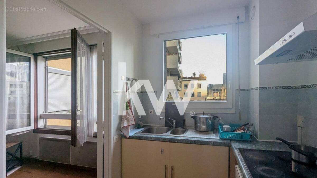 Appartement à COURBEVOIE