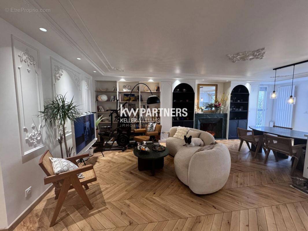 Appartement à PARIS