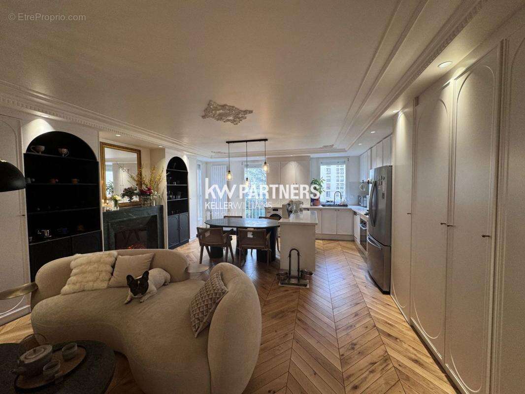 Appartement à PARIS