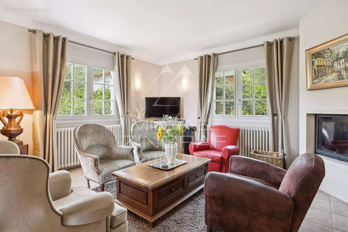 Maison à PEYMEINADE