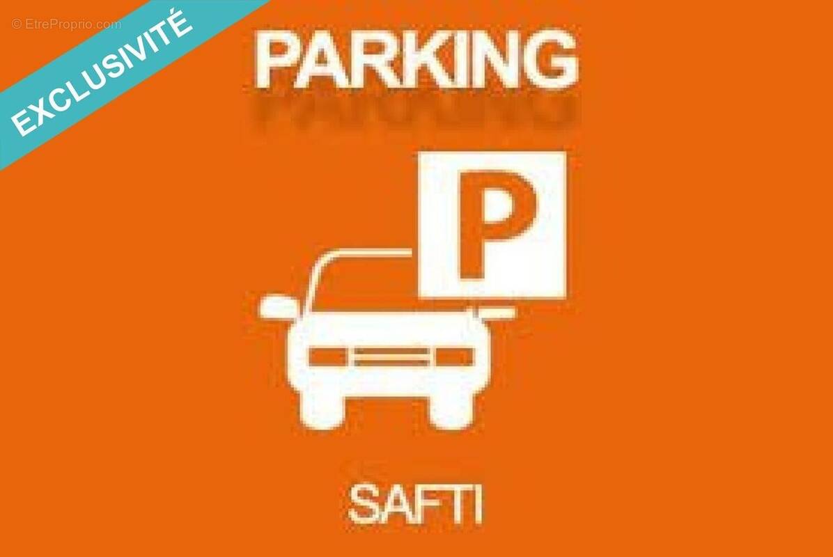 Photo 1 - Parking à SAINT-GRATIEN