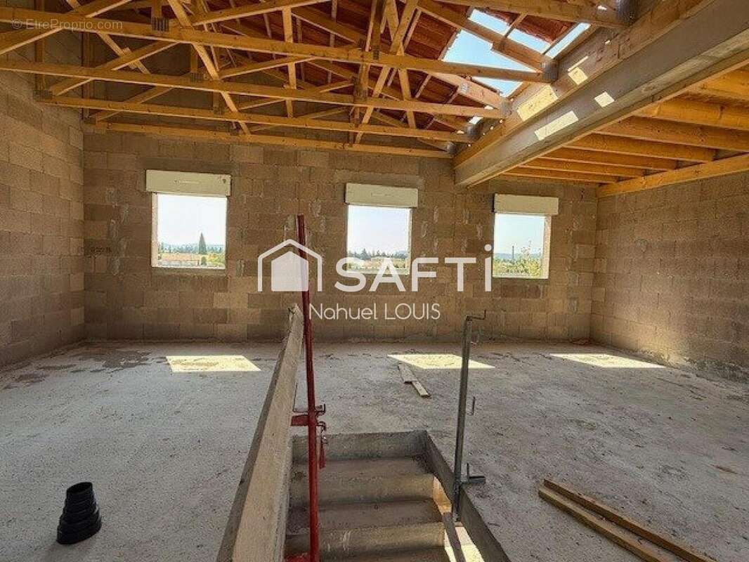 Photo 5 - Maison à SENAS