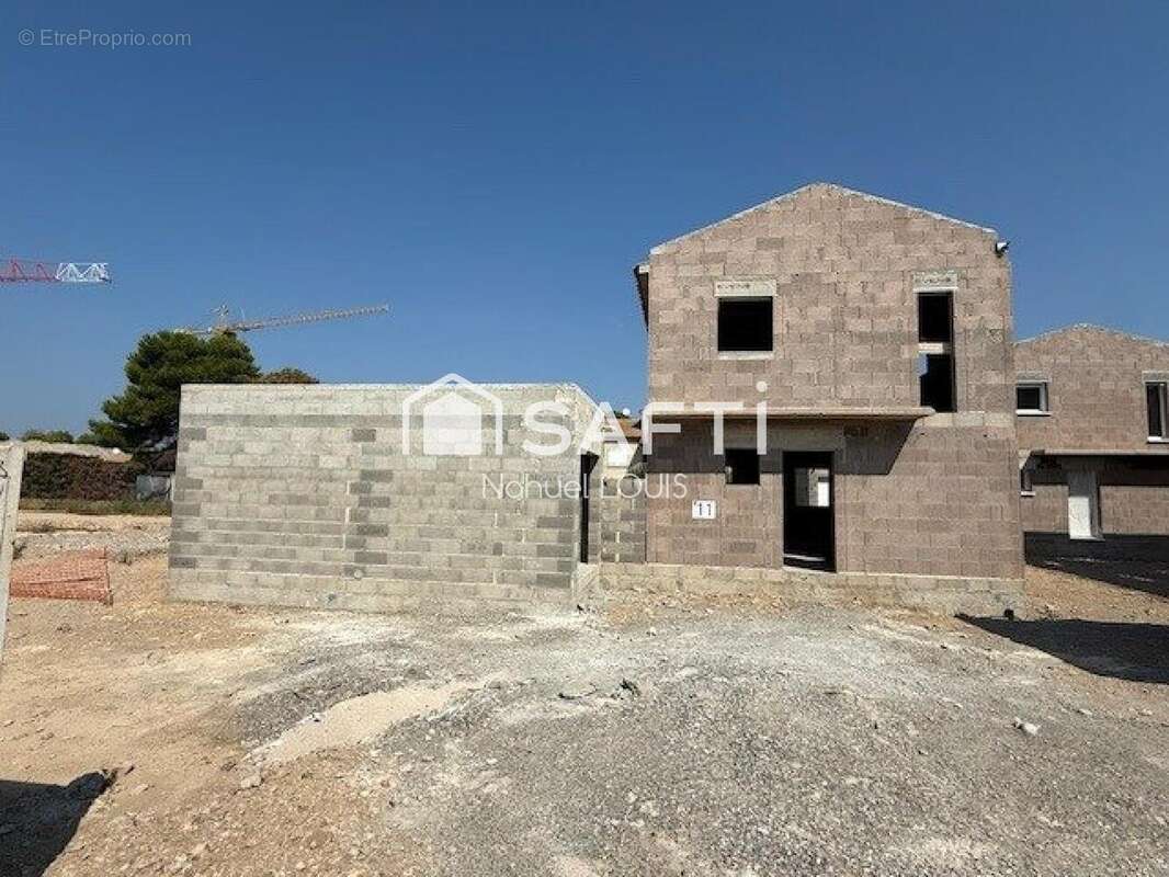 Photo 2 - Maison à SENAS