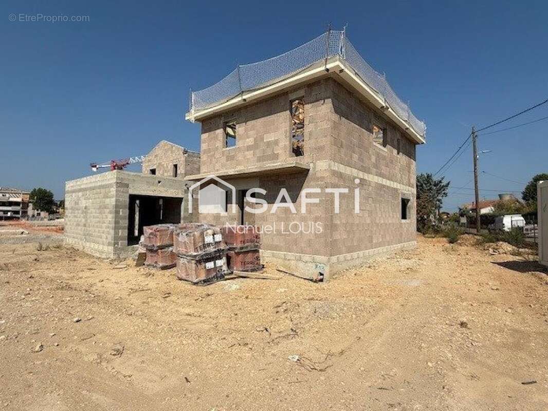 Photo 3 - Maison à SENAS