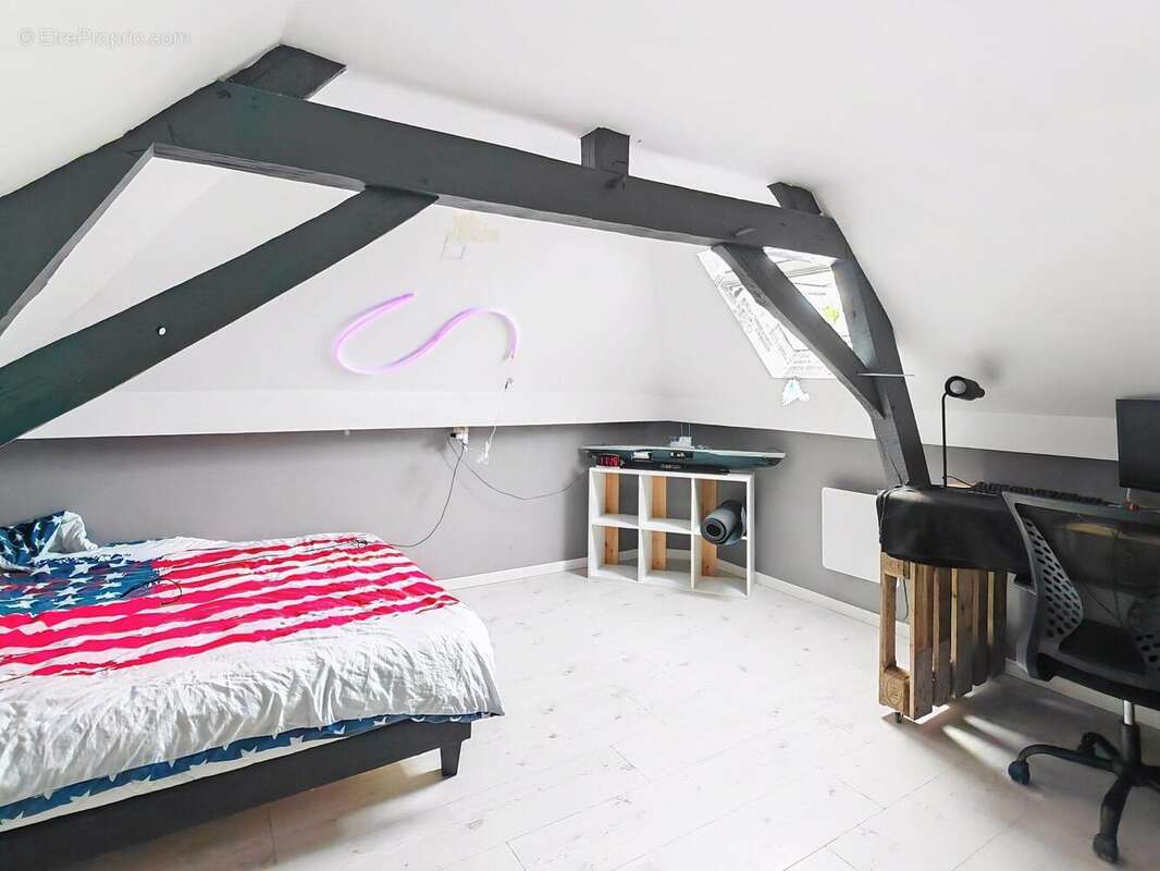 Photo 5 - Maison à QUIEVRECHAIN