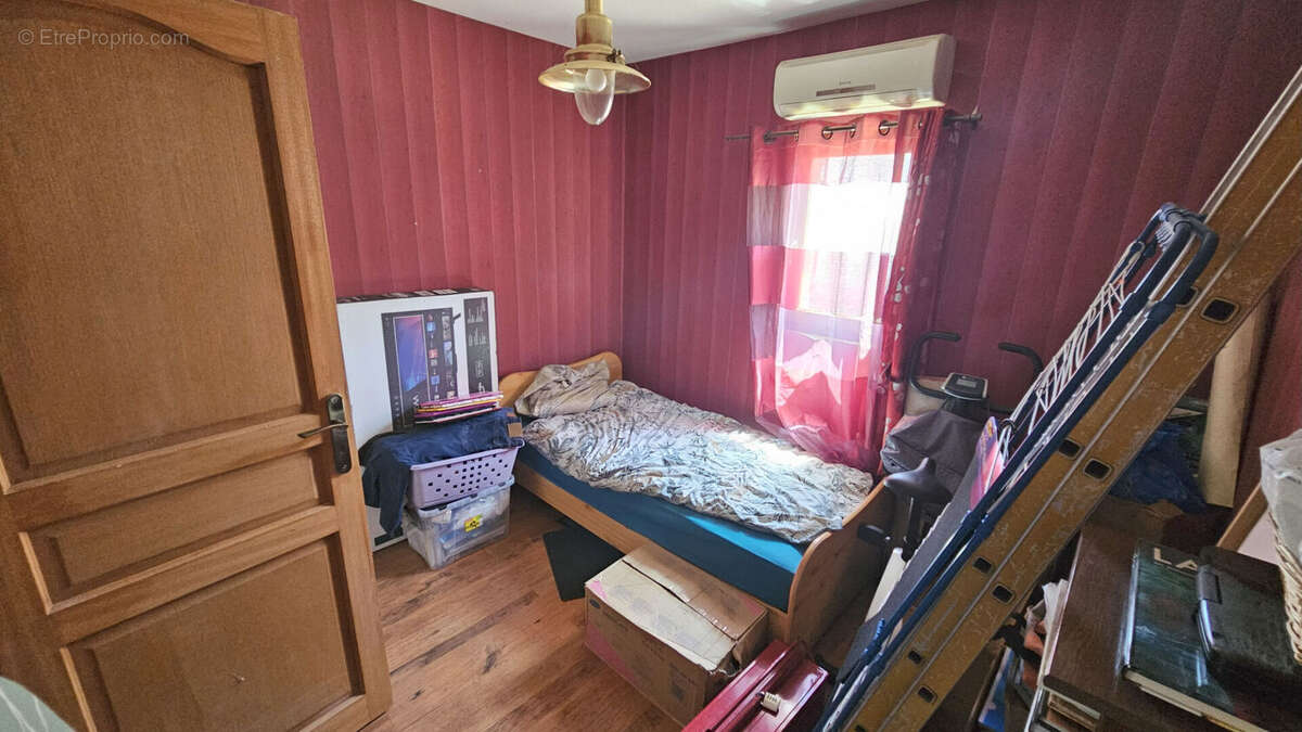 Maison à SAINT-PARIZE-LE-CHATEL