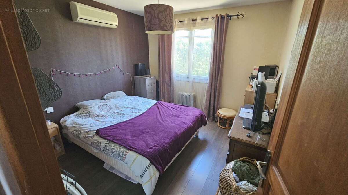 Maison à SAINT-PARIZE-LE-CHATEL