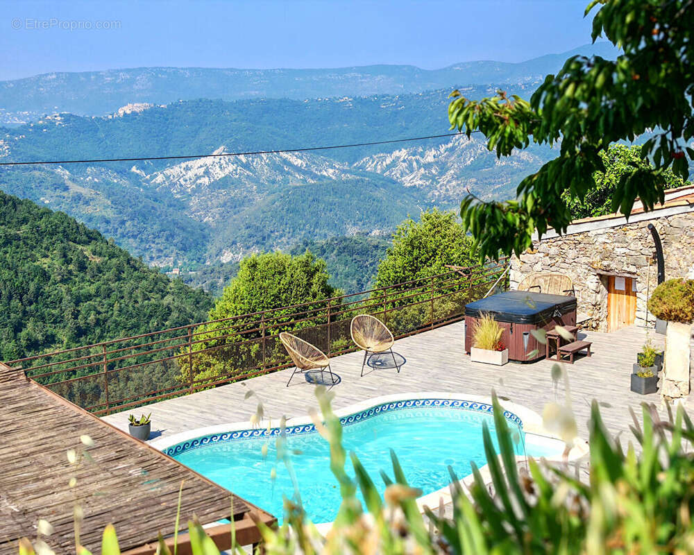 Maison à TOUET-DE-L&#039;ESCARENE