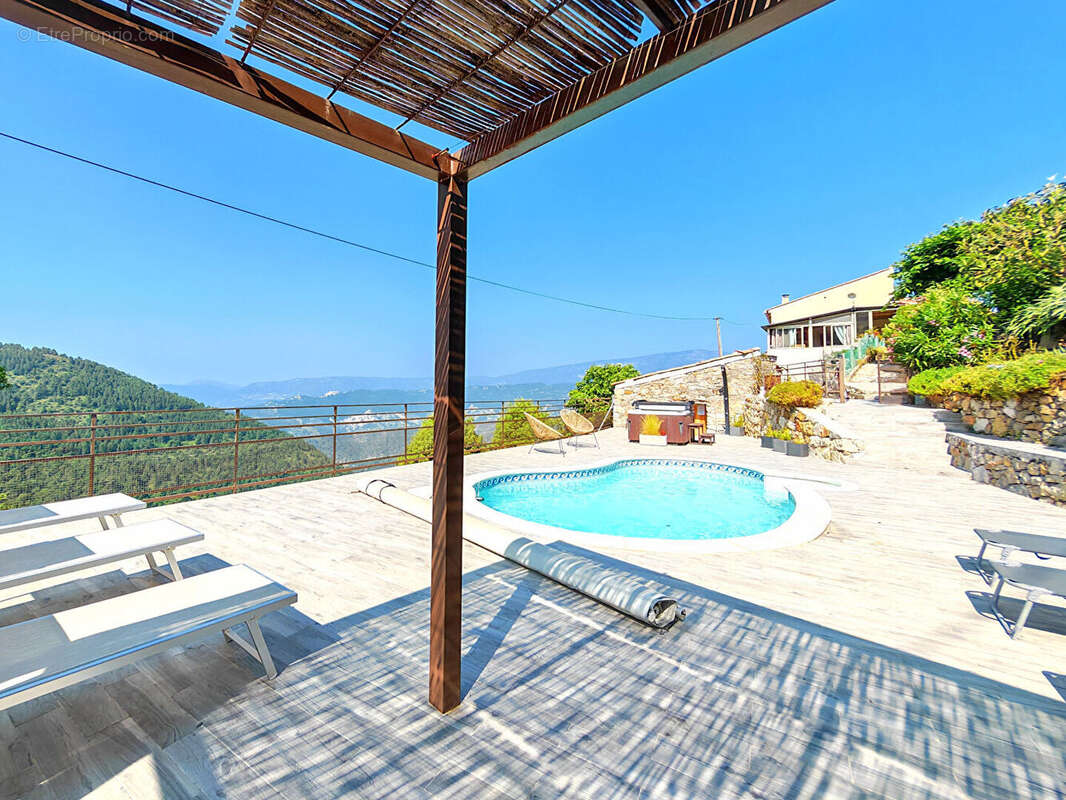 Maison à TOUET-DE-L&#039;ESCARENE