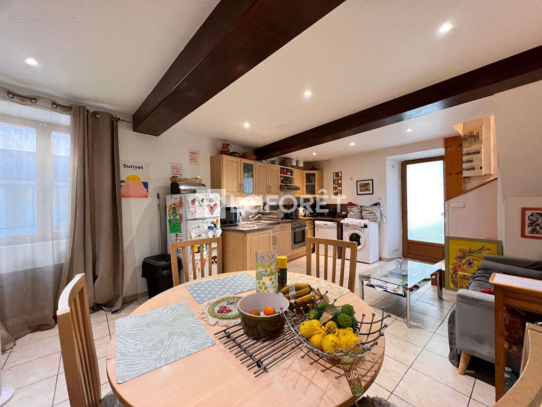 Maison à LATOUR-DE-FRANCE