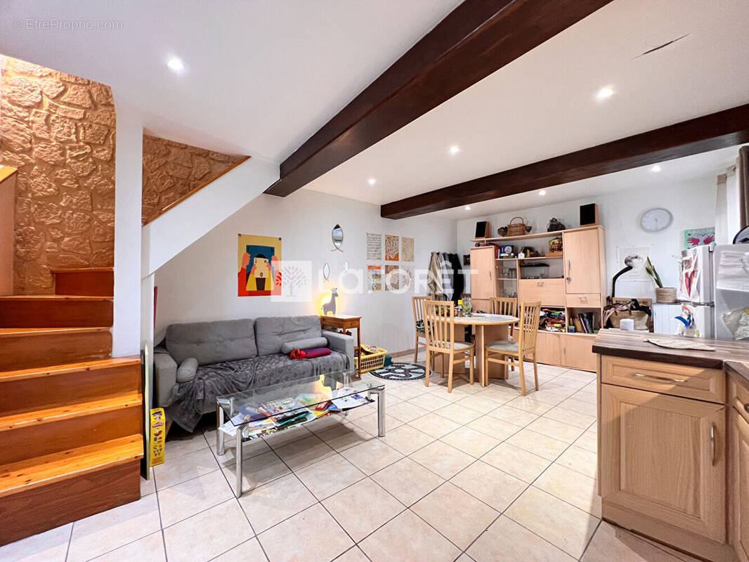 Maison à LATOUR-DE-FRANCE