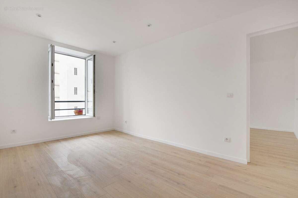 Appartement à PARIS-18E