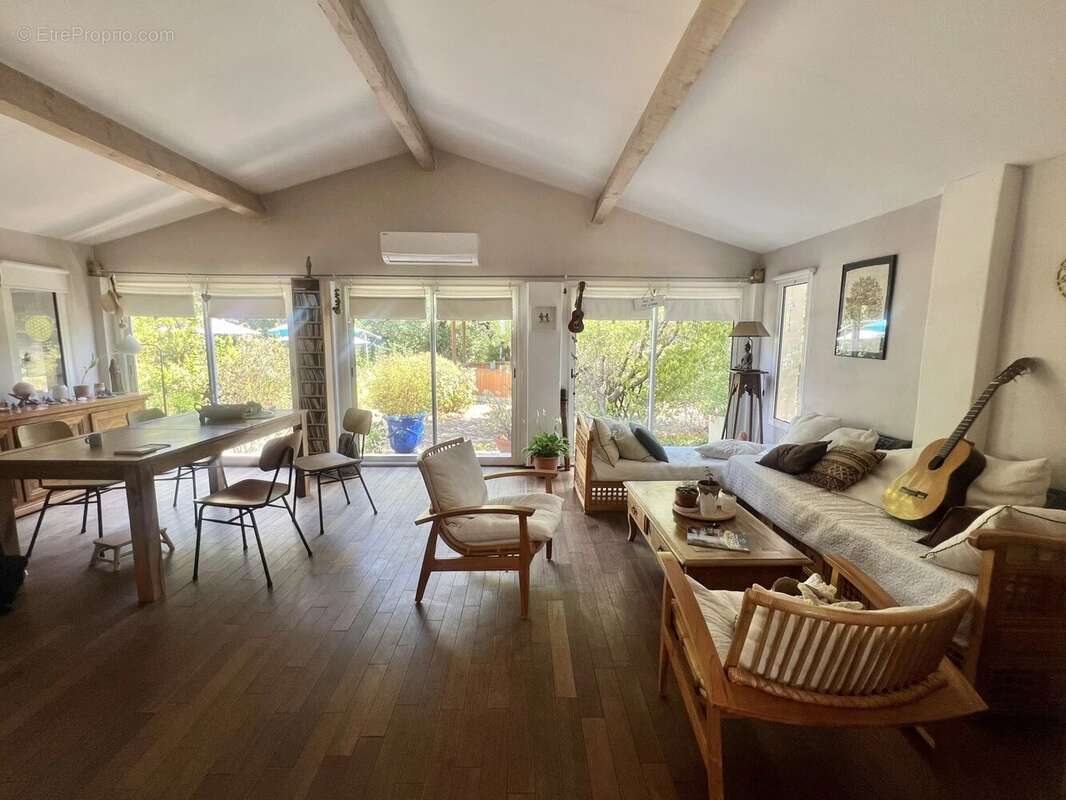 Maison à SAINT-MAXIMIN-LA-SAINTE-BAUME