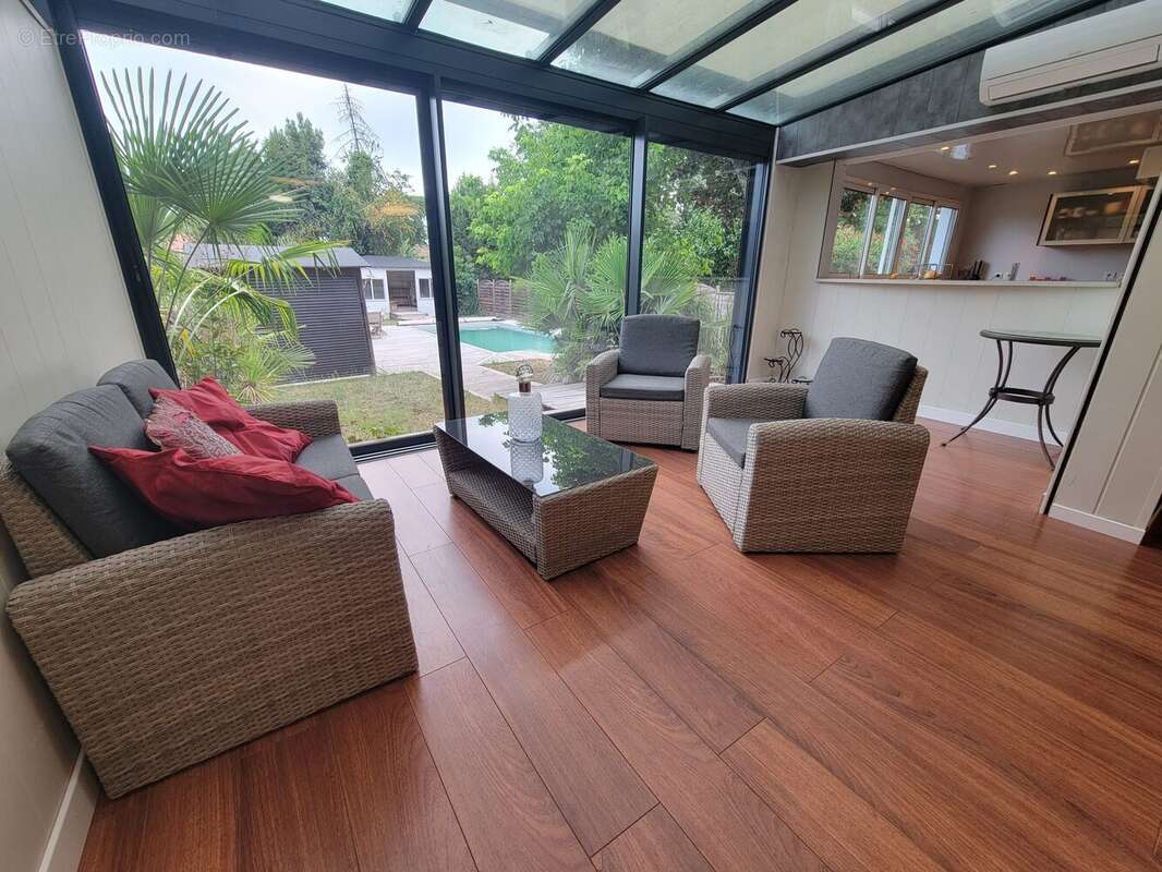 Maison à VILLENAVE-D&#039;ORNON