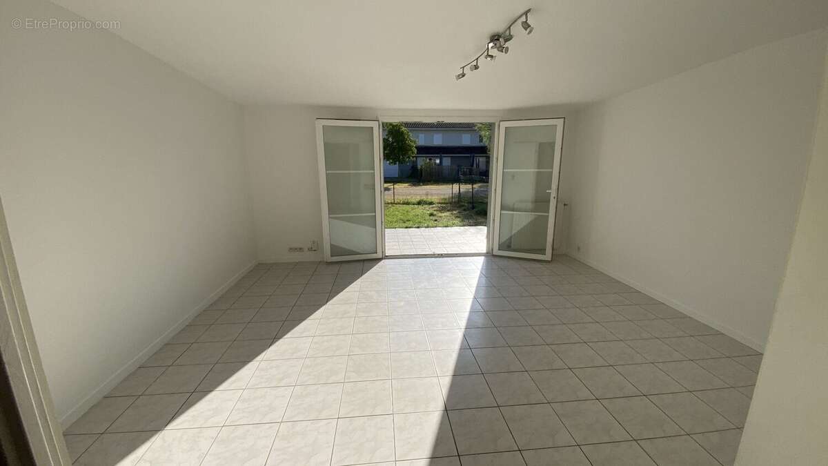 Maison à VILLENAVE-D&#039;ORNON