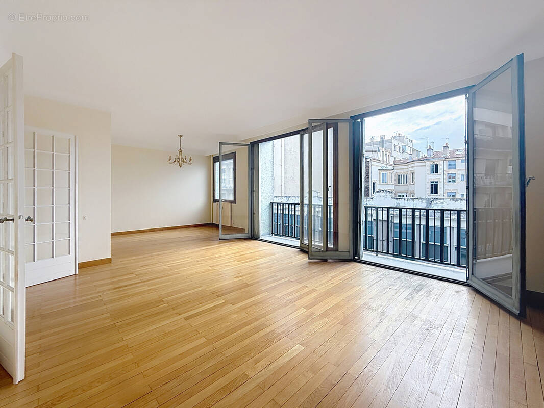 Appartement à SAINT-ETIENNE