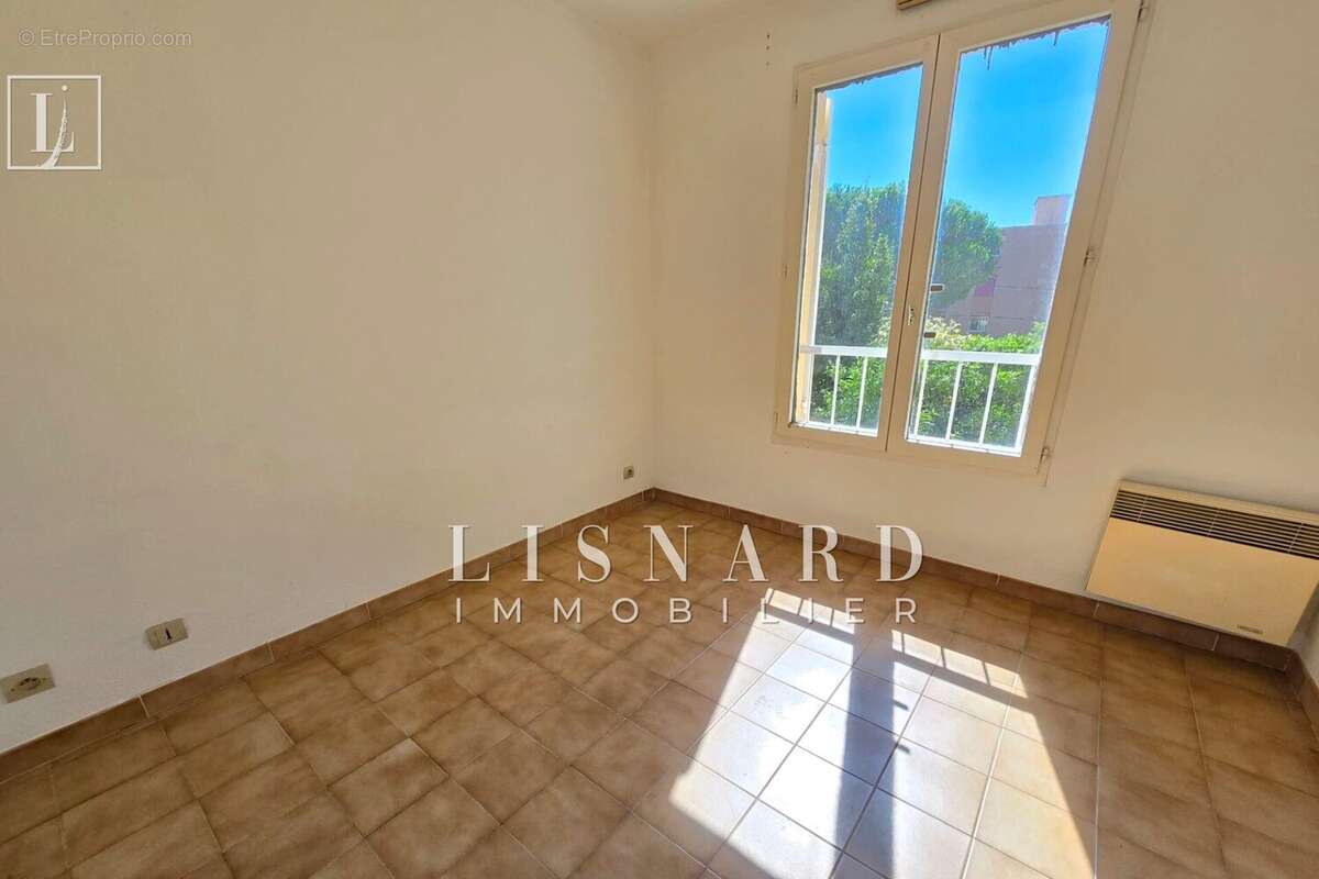 Appartement à VALLAURIS