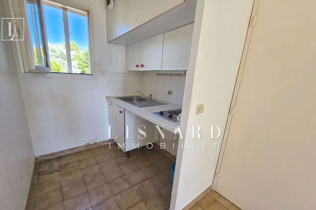 Appartement à VALLAURIS