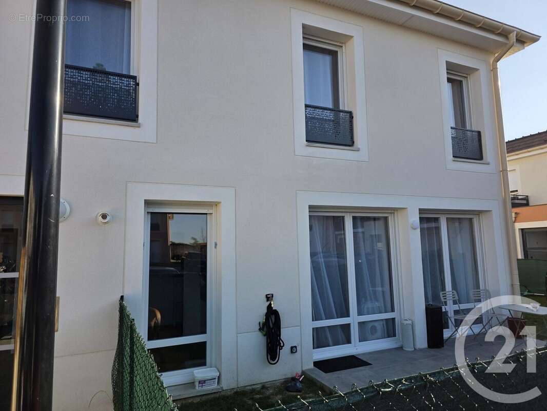 Appartement à CLAYE-SOUILLY