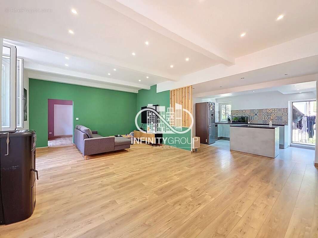 Appartement à L&#039;ESCARENE