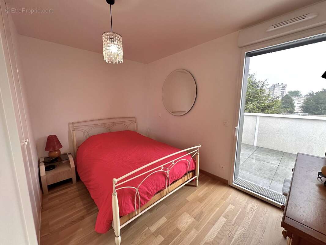 Appartement à MONT-SAINT-AIGNAN