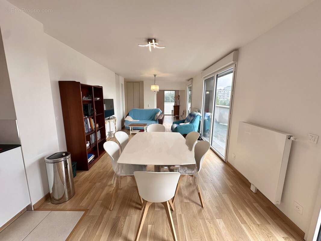 Appartement à MONT-SAINT-AIGNAN