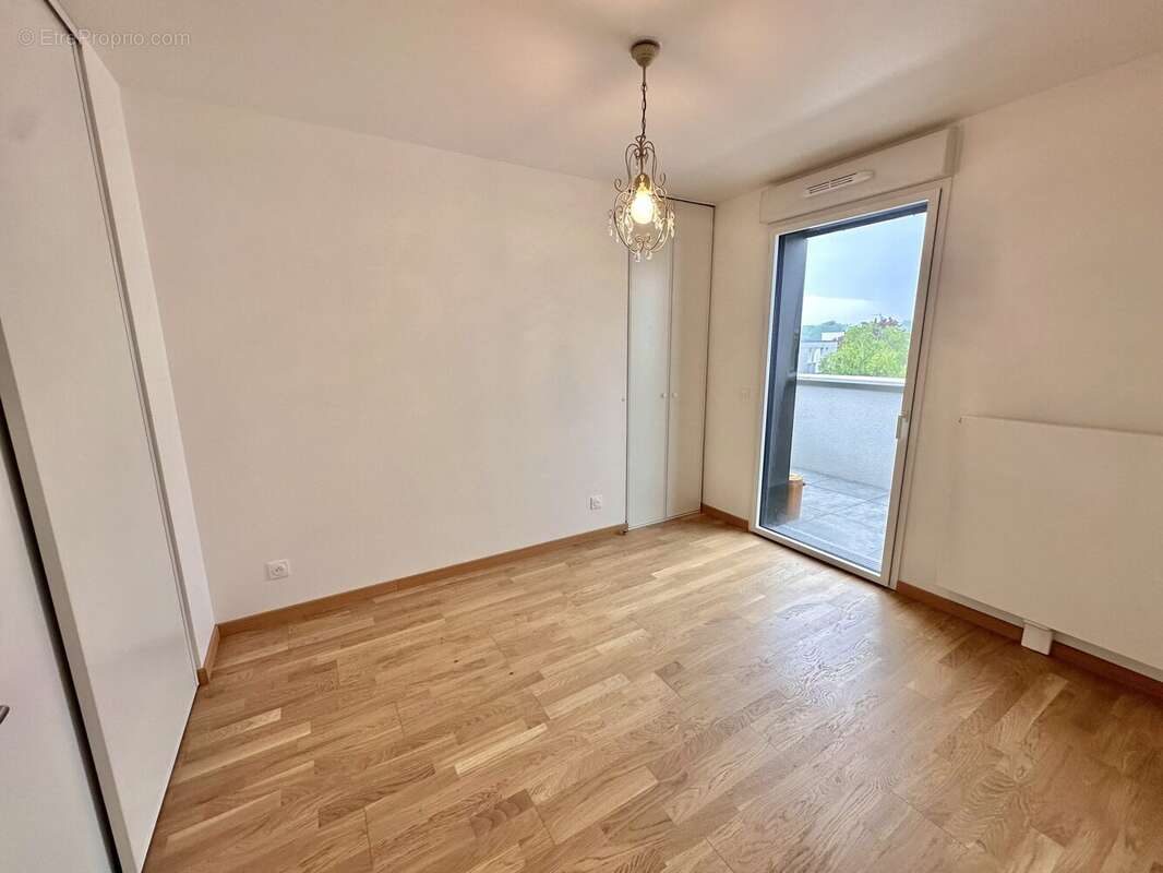 Appartement à MONT-SAINT-AIGNAN