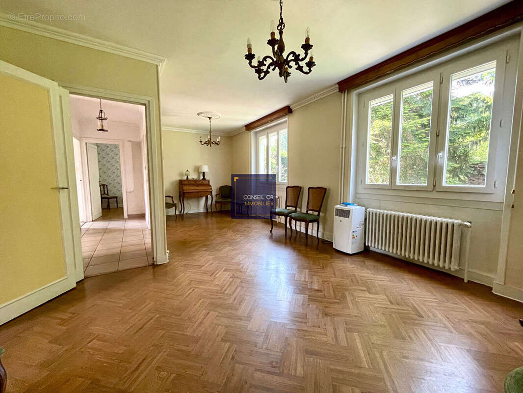 Maison à SAINT-GENIS-LAVAL