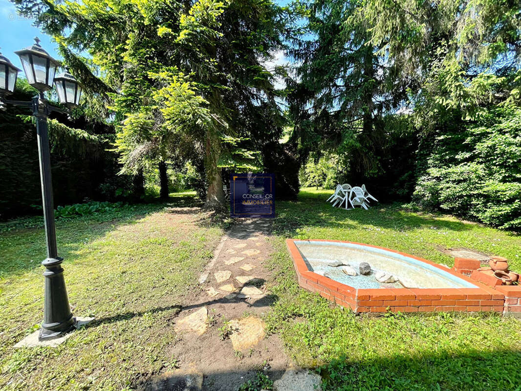 Maison à SAINT-GENIS-LAVAL