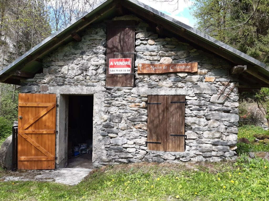 Maison à ALBIEZ-MONTROND