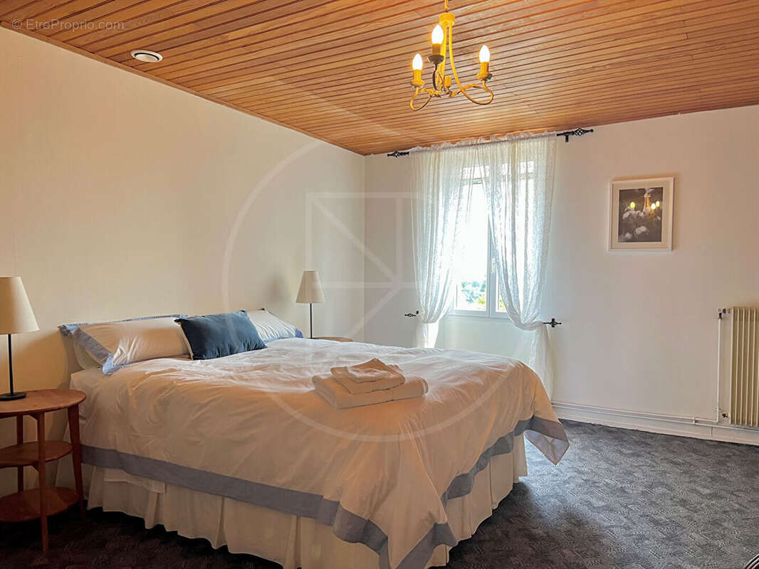 Maison à SAUVETERRE-DE-GUYENNE