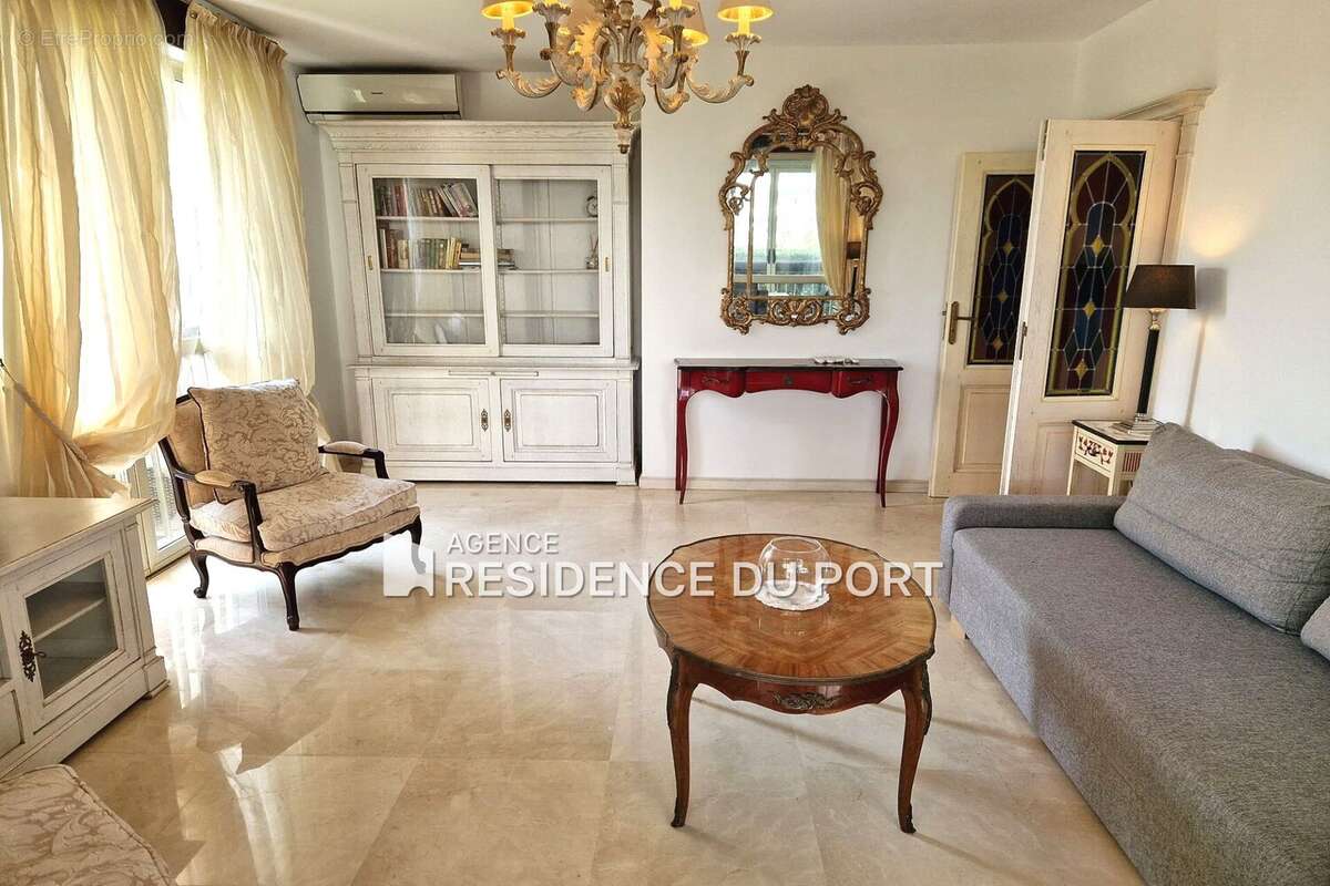 Appartement à MANDELIEU-LA-NAPOULE