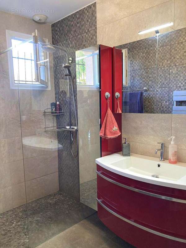 Maison à SAINT-OUEN-EN-BELIN