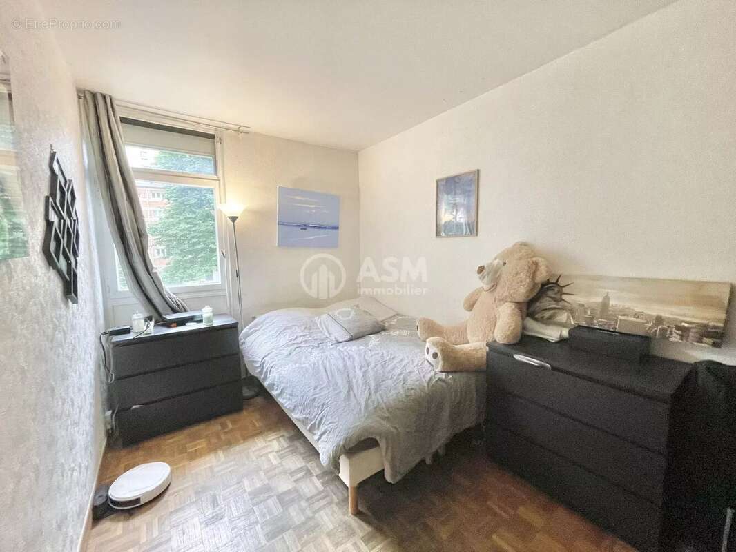Appartement à PARIS-20E