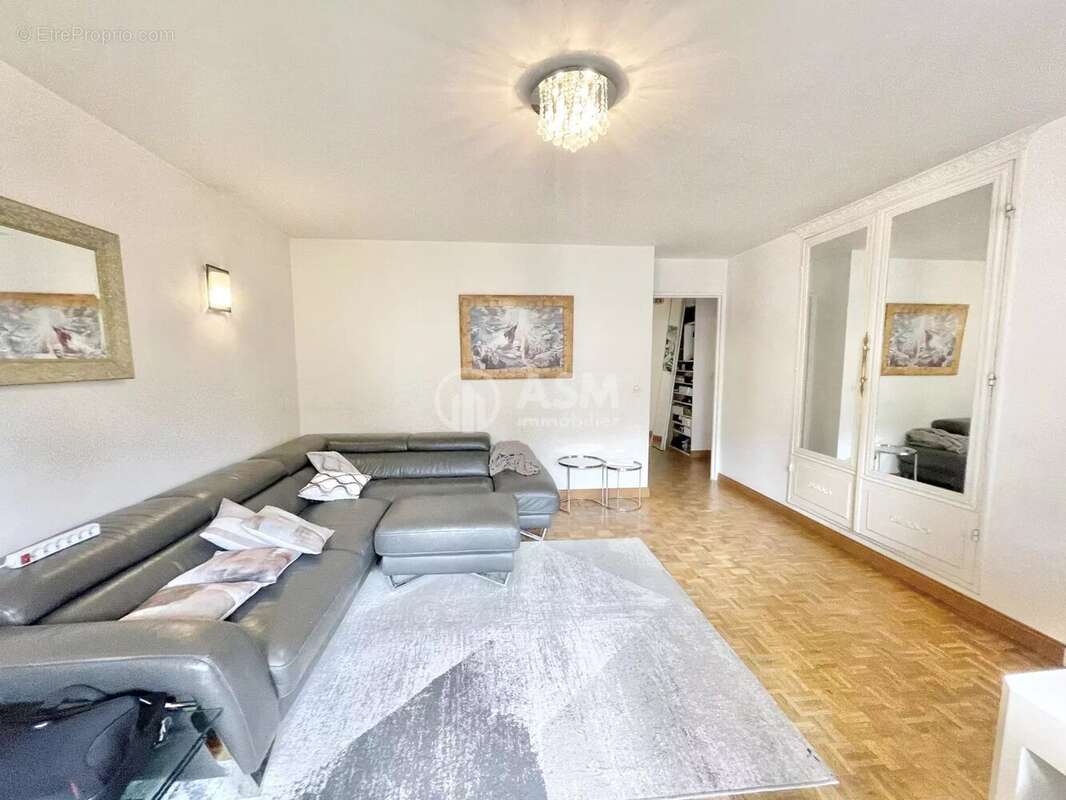 Appartement à PARIS-20E