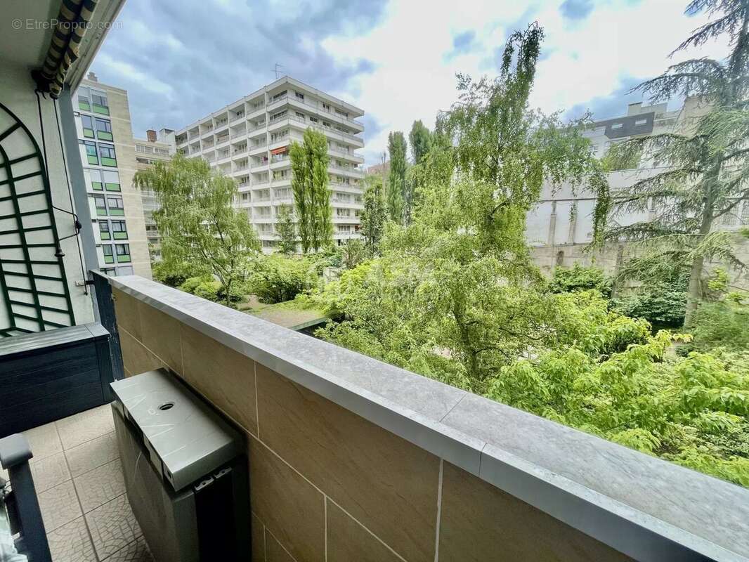 Appartement à PARIS-20E