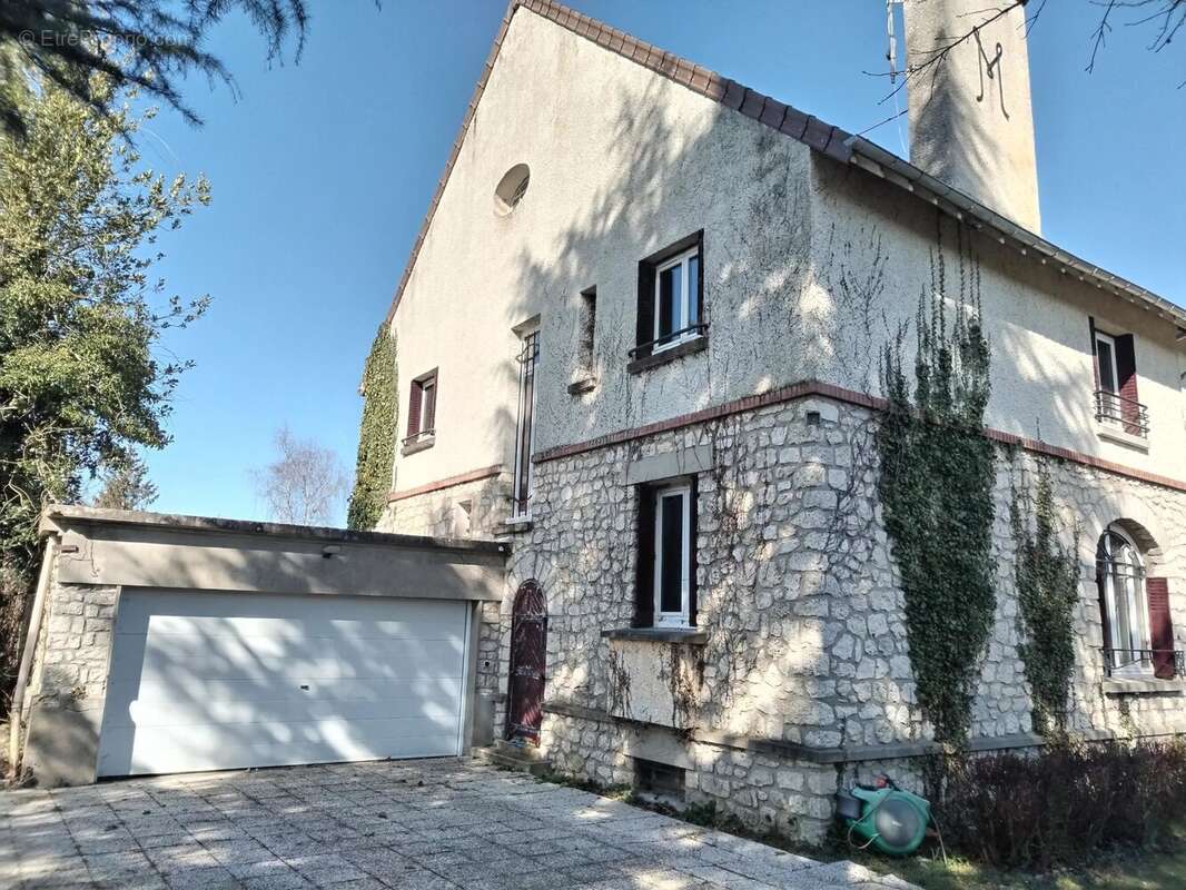 Maison à MONTIGNY-SUR-LOING