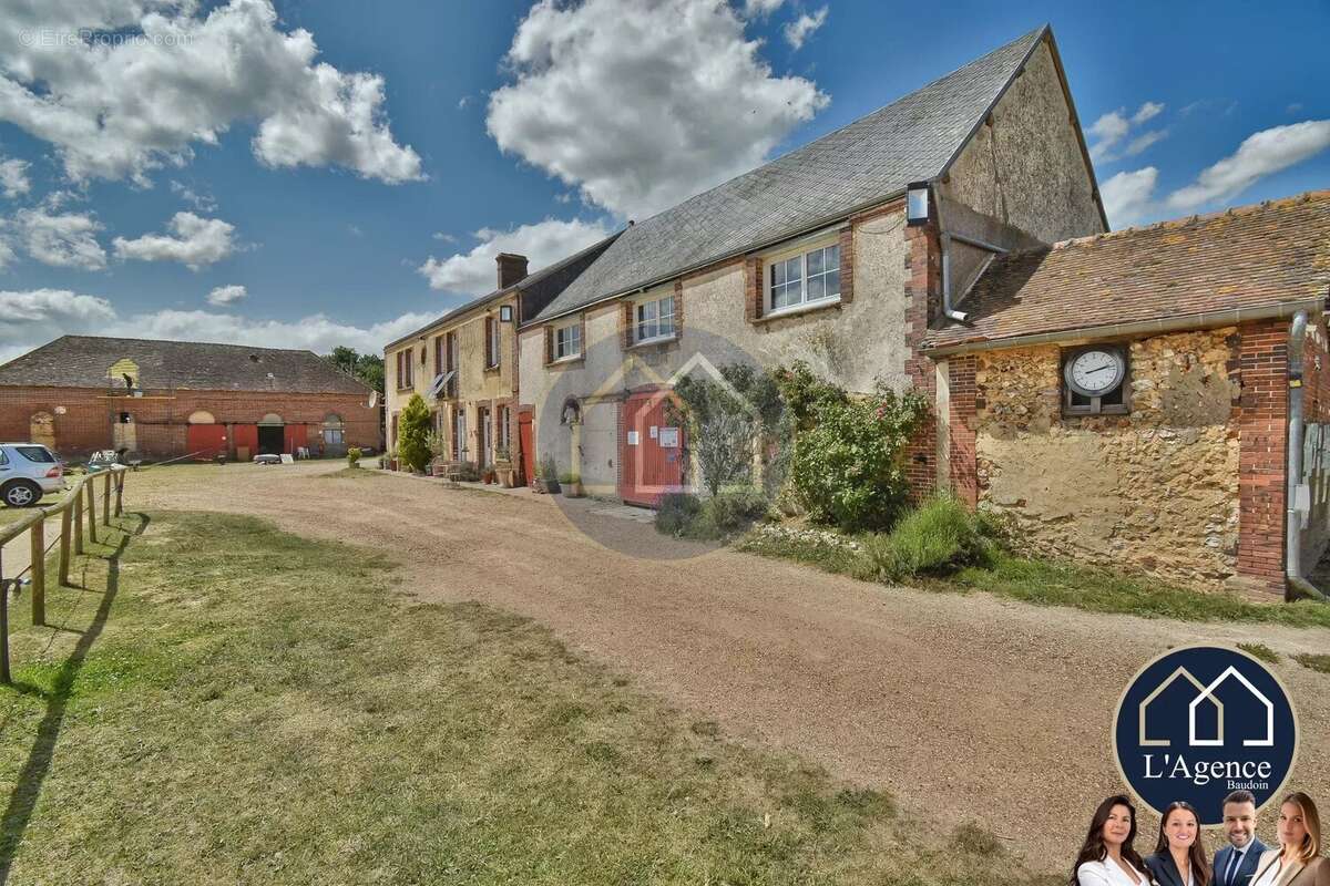 Maison à CHATEAUNEUF-EN-THYMERAIS
