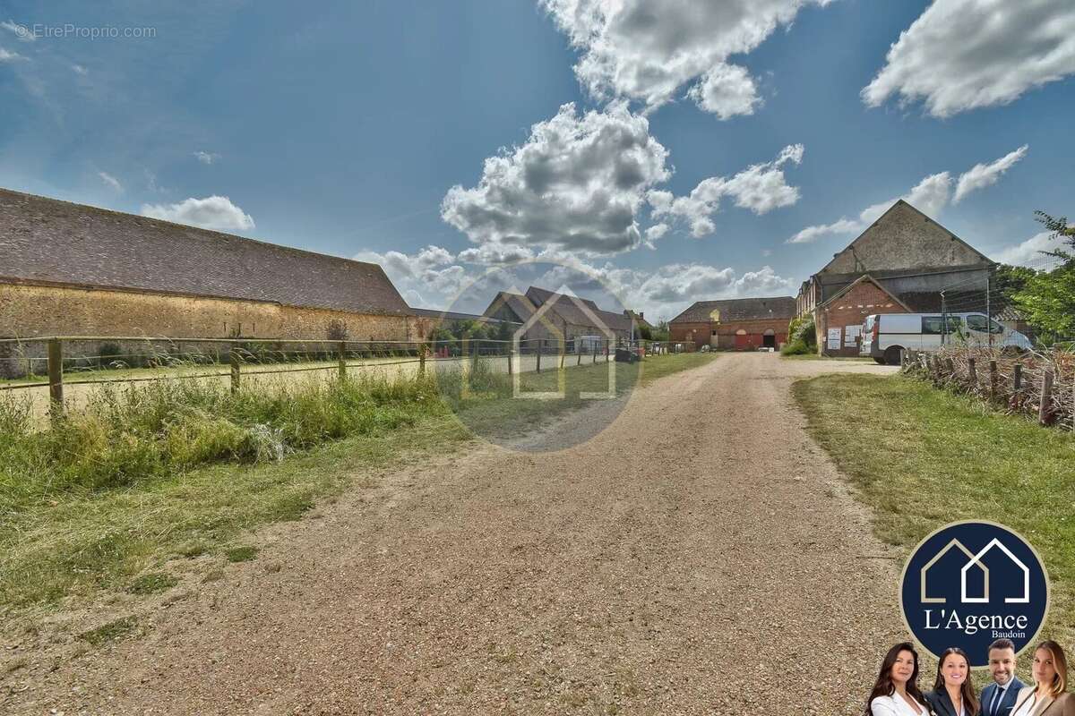 Maison à CHATEAUNEUF-EN-THYMERAIS