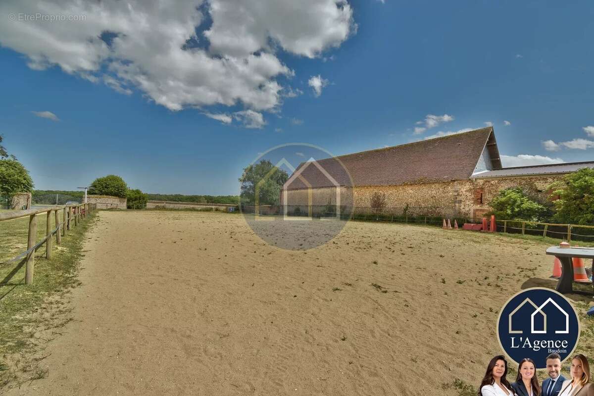 Maison à CHATEAUNEUF-EN-THYMERAIS