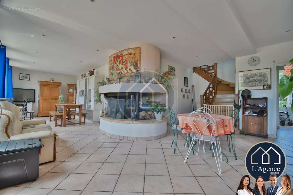 Maison à CHATEAUNEUF-EN-THYMERAIS