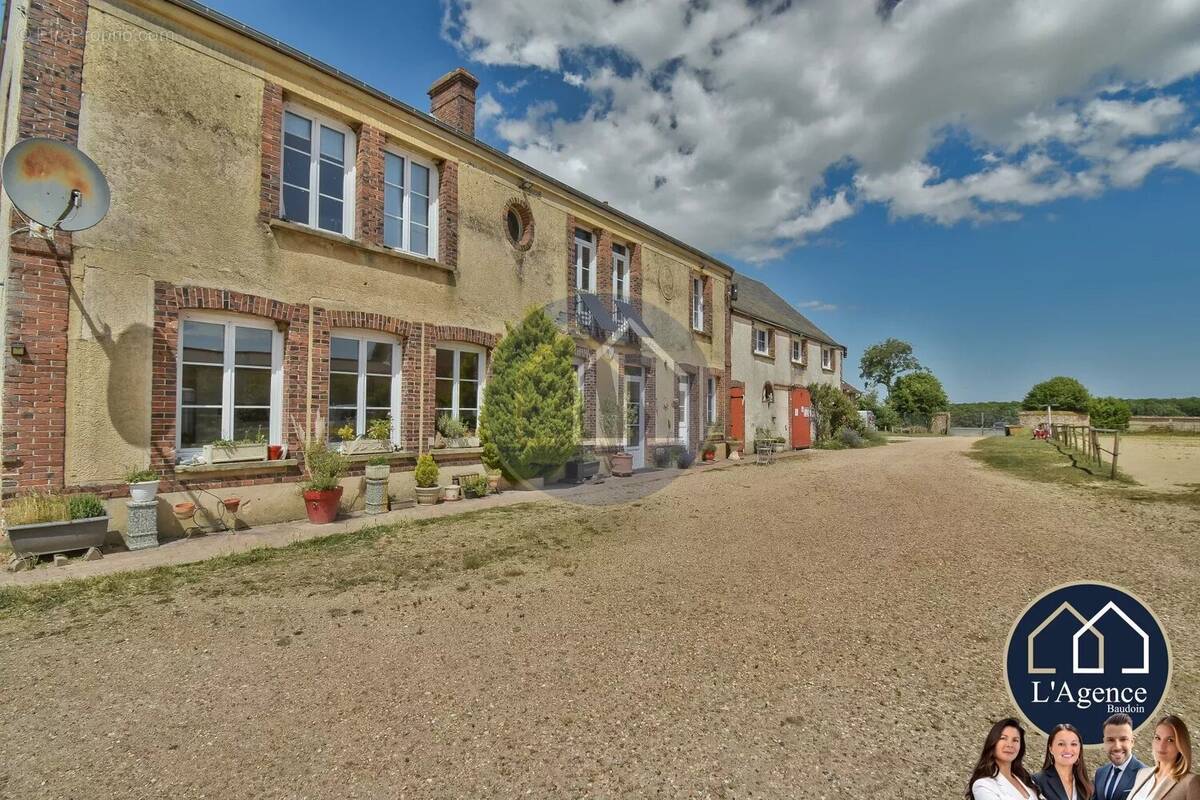 Maison à CHATEAUNEUF-EN-THYMERAIS